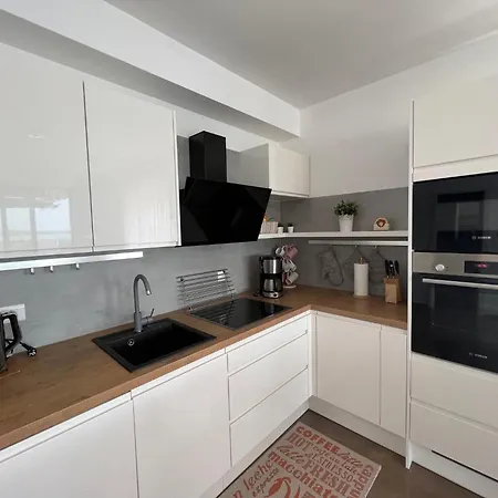 Jasmin With Sea View Apartman