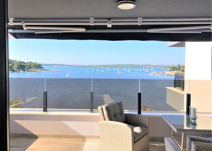 Jasmin With Sea View Apartament